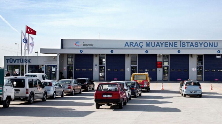TÜVTÜRK Kredi Kartı Geçiyor Mu? Hangi Kartlar Geçerli?